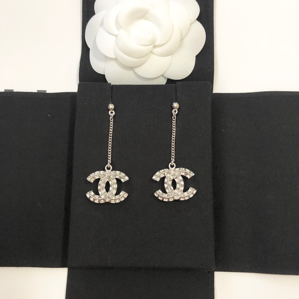 ❌SOLD❌Chanel dangle earrings